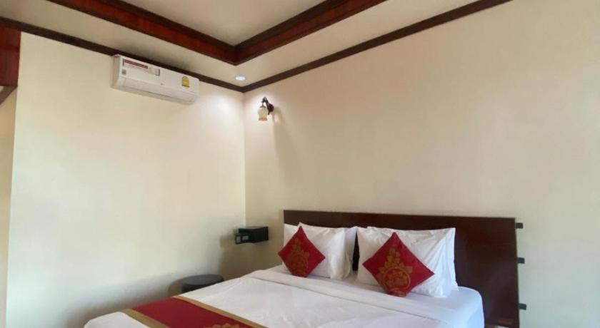 Golden Hotel Dondet Muang Không Eksteriør bilde