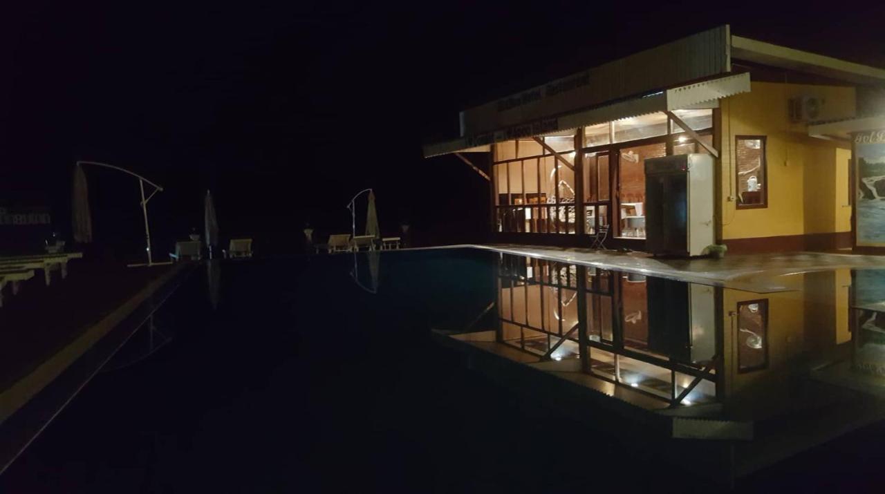Golden Hotel Dondet Muang Không Eksteriør bilde